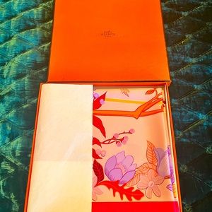 Hermes silk collector's edition scarf from 2003 24 heurs du Le Mans